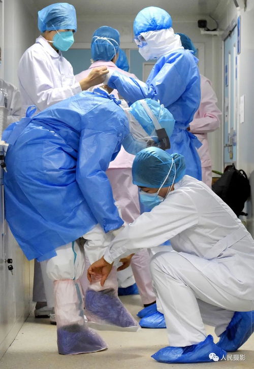 這一刻，她們?yōu)樯鼒允亍戮捶雷o(hù)用品背后的醫(yī)護(hù)人員