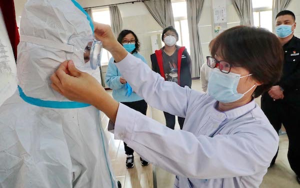 秦皇島醫(yī)護(hù)人員 筑牢防護(hù)壁壘，提升疫情應(yīng)急處置能力