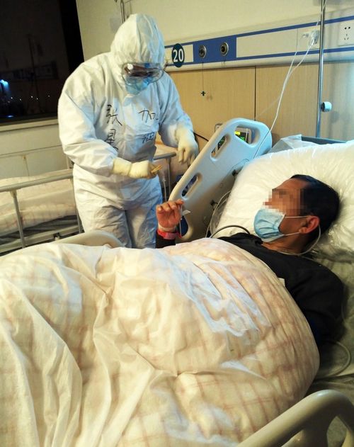 勇毅前行 巾幗典范——記蓬萊市人民醫(yī)院重癥醫(yī)學(xué)科主管護(hù)師張星與醫(yī)護(hù)人員防護(hù)用品保障